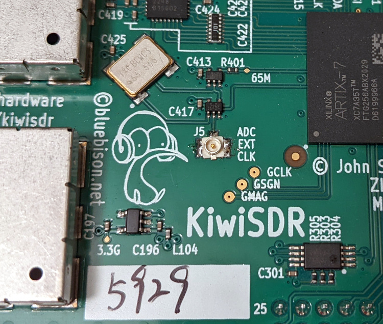 KiwSDR with U.FL connector for external clock input